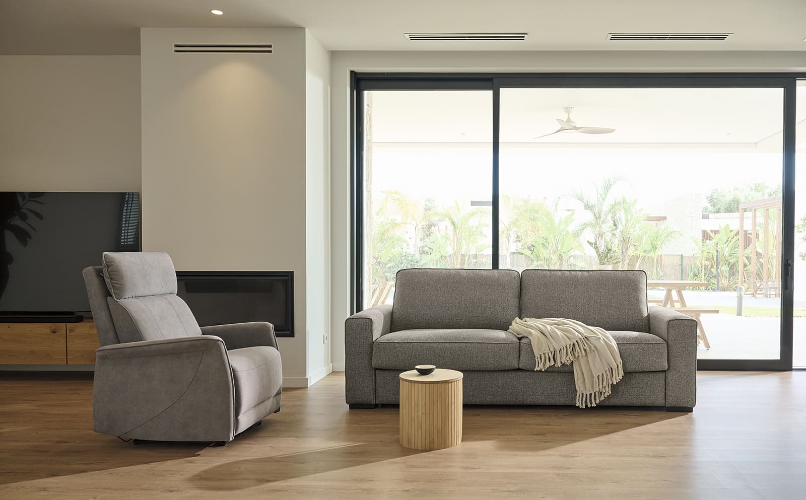 DUNIA Mopal exterior 69